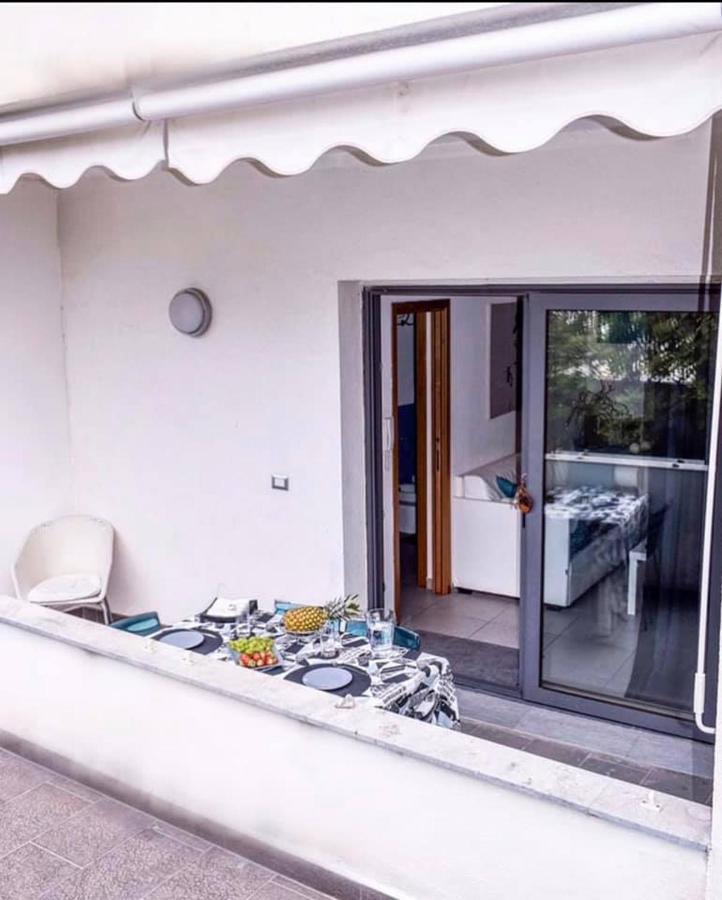Vela Bianca Premium Apartment Letojanni Exterior photo